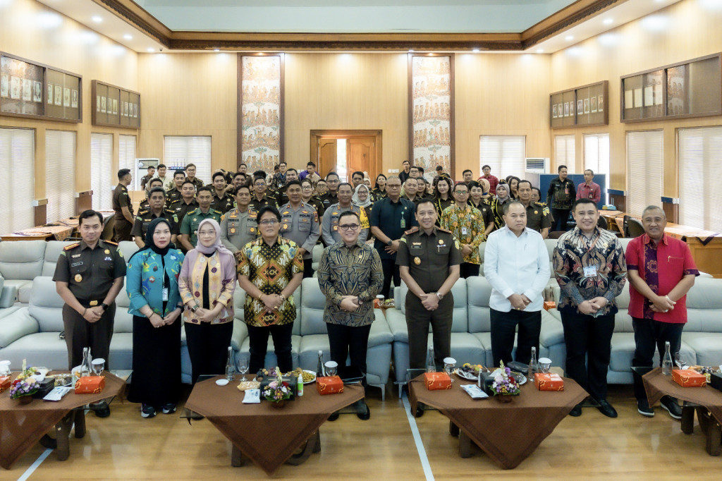 Bupati Giri Prasta Sambut Kehadiran Menteri PAN-RB di Kejari Badung